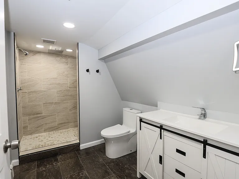562 Peacock St #2 — Photo 10