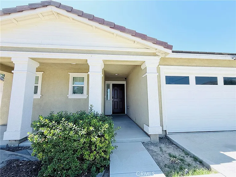 2636 Red Pine St — Photo 2