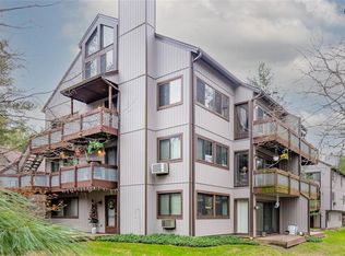 2182 Pinebrook Trl, Cuyahoga Falls, OH 44223