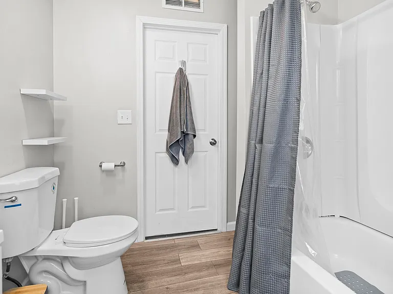 1842 Crawford Rd #2 — Photo 4