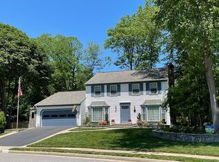 9804 Summerday Dr, Burke, VA 22015