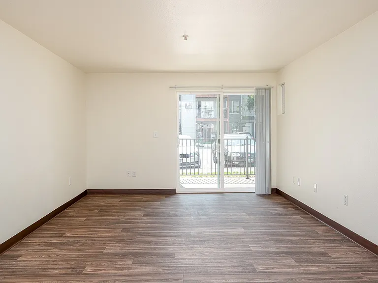 Woodridge Apartments — Photo 6