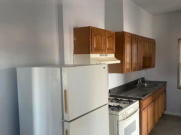2nd image of 418 Dodd St #2