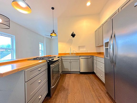 3rd image of 153 Lander St Floor 3