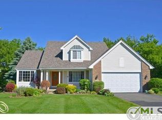 5792 Garnet Cir, Clarkston, MI 48348