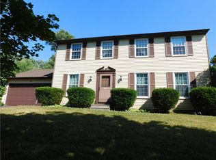 31 Dawn Valley Dr, Rochester, NY 14623