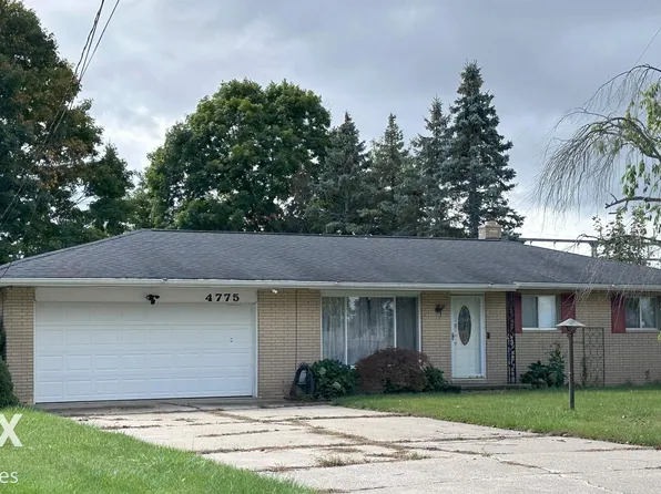 4775 Hepburn Pl, Saginaw, MI 48603