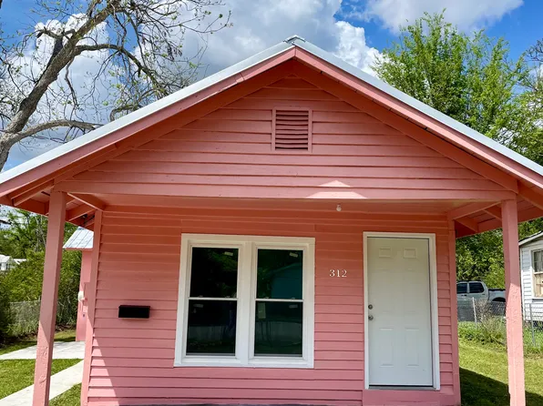 312 Lucky St, Swainsboro, GA 30401