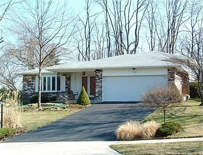 1st image of 820 Twin Oaks Dr