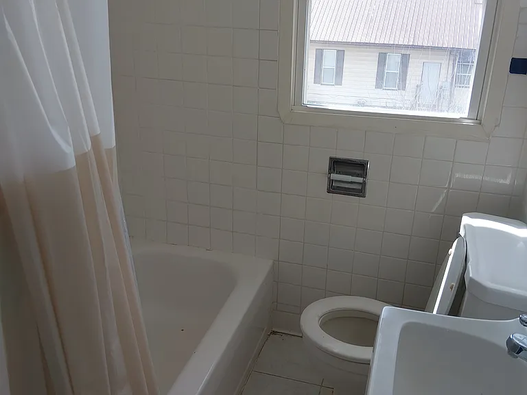 303 S State St #2-C — Photo 28