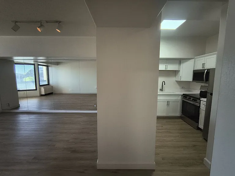 6363 Christie Ave #324 — Photo 32