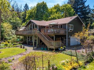 2 N Pheasant Run Rd, Coupeville, WA 98239