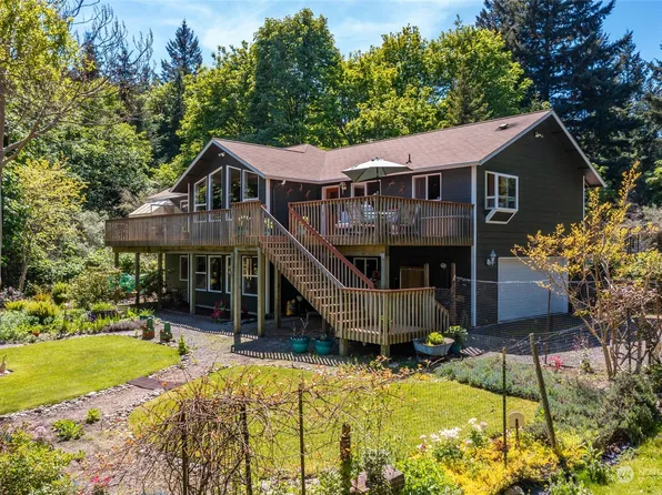 2 N Pheasant Run Road, Coupeville, WA 98239