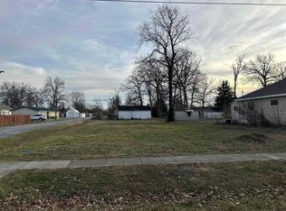 601 W Callie St, Sesser, IL 62884
