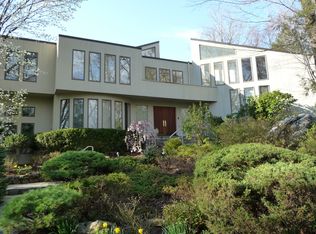 4 Sunrise Dr, Armonk, NY 10504