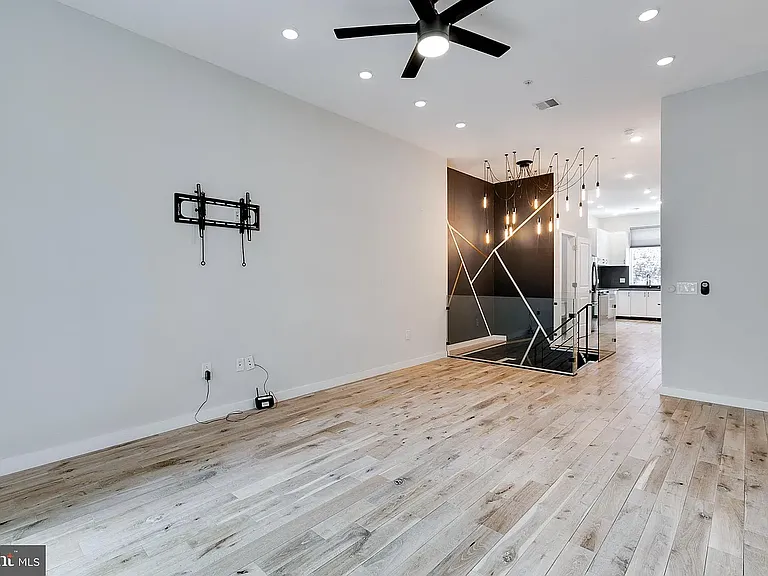 1825 Ginnodo St #1R — Photo 13