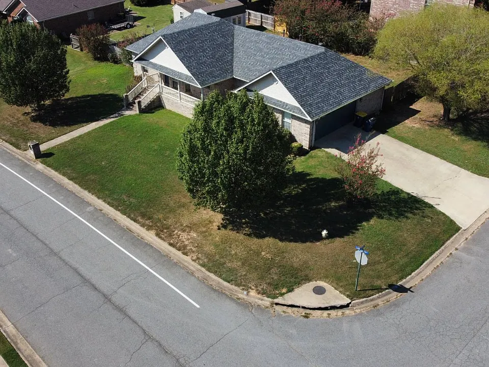 55 Lakeland Dr