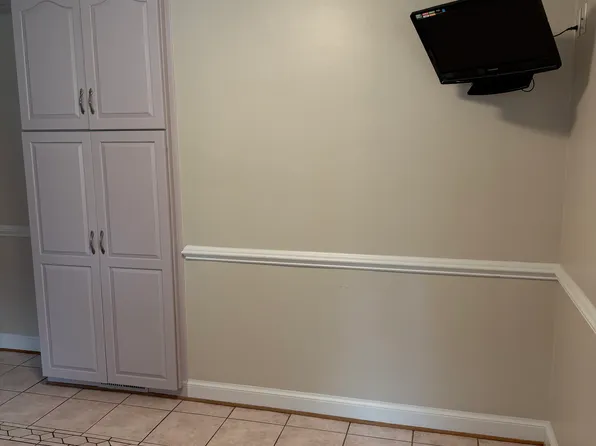 5841 Osceola Rd, Bethesda, MD 20816