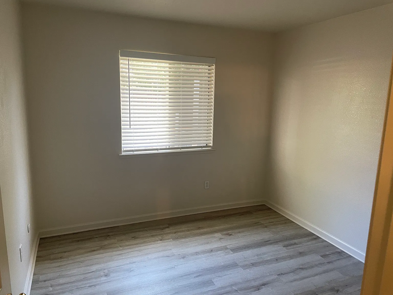2 bed, 953 sqft, $2,300 — Photo 3
