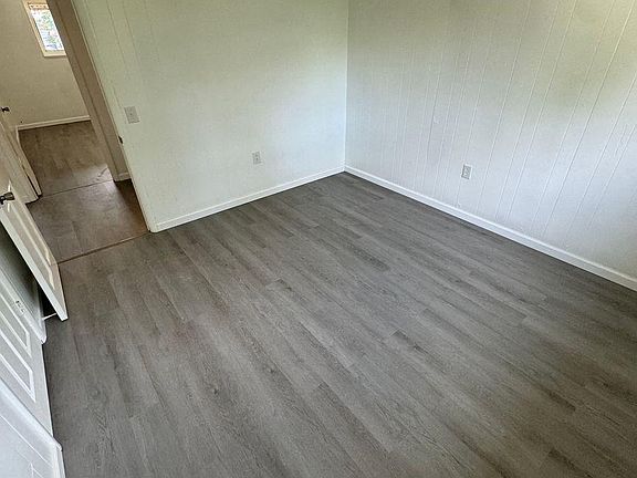 2nd image of 130 Garrett Ln #130