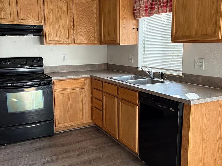 183 E Roosevelt St — Photo 13