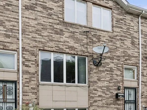 336 W 32nd St, Chicago, IL 60616