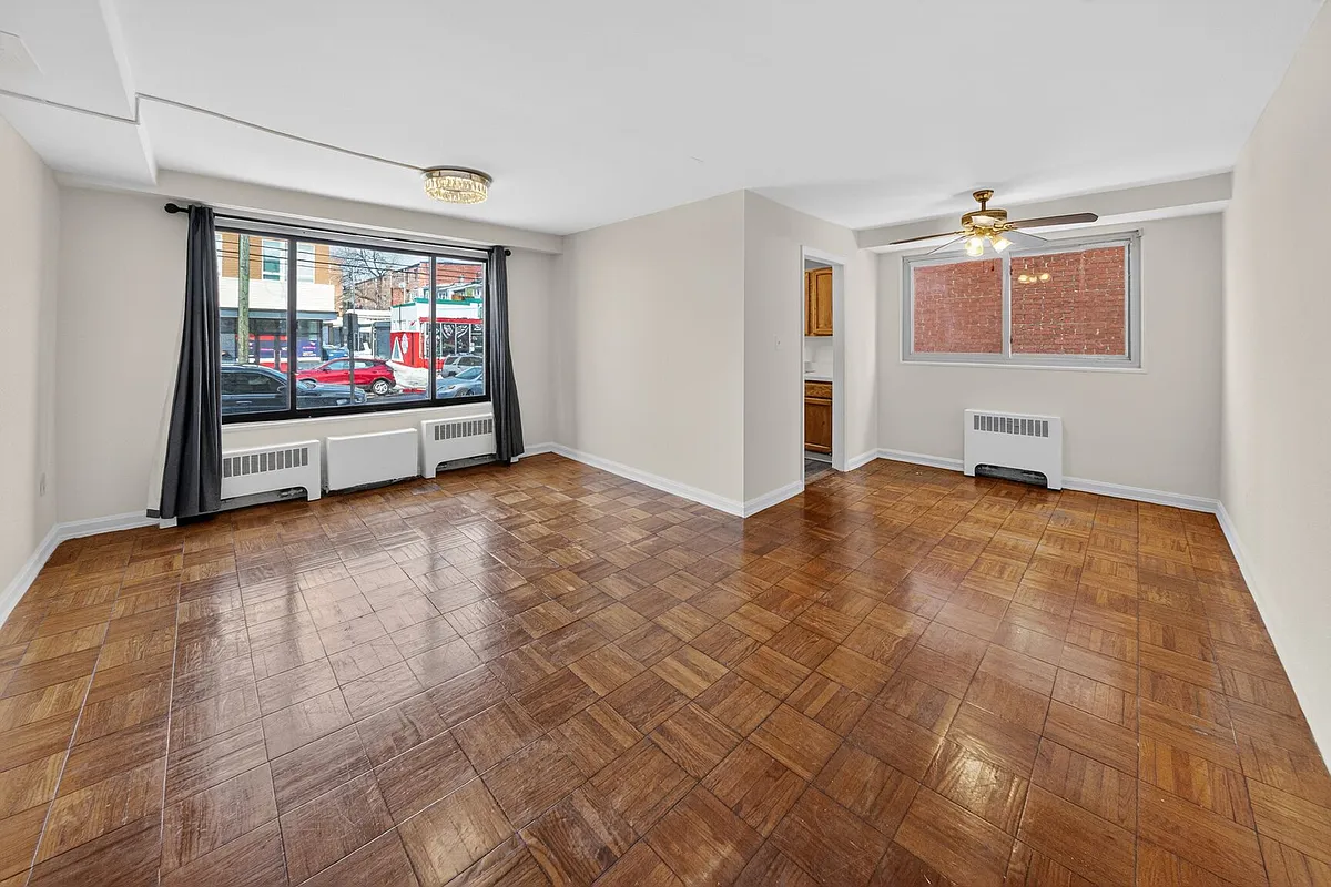 Building Photo - 810 Kennedy St NW #104