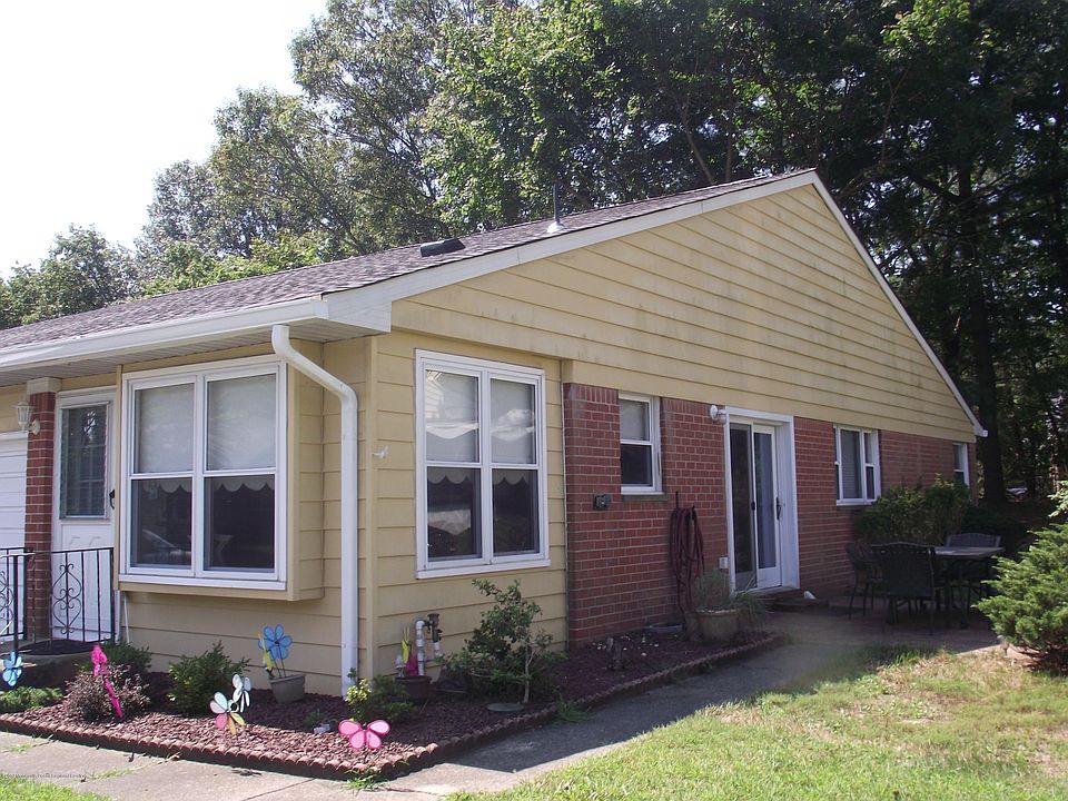 1st image of 18 Salem Drive #B
