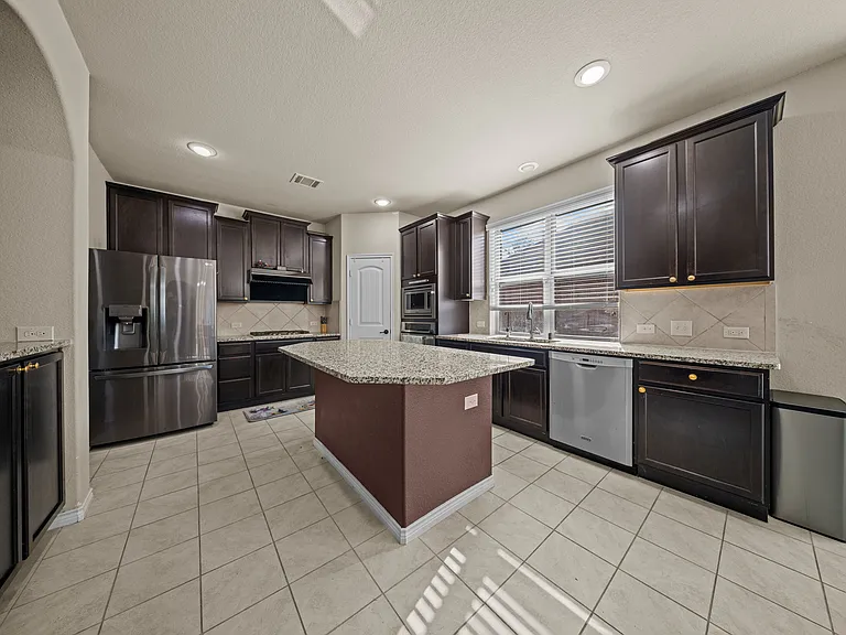 115 Parkwood Dr — Photo 8