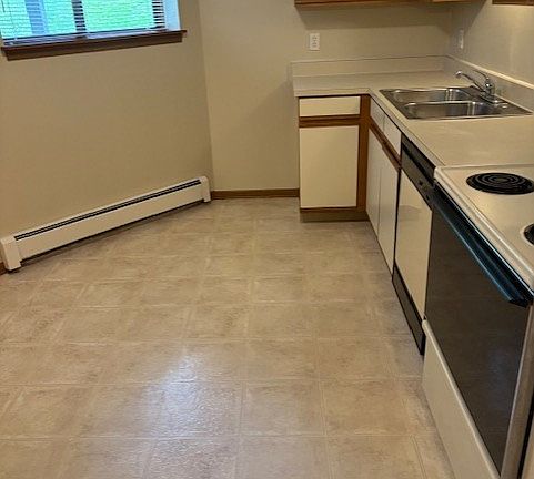 3rd image of 6321 Saint Andrews Dr APT 22