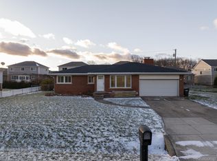 33361 Defour Dr, Sterling Heights, MI 48310