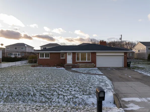 33361 Defour Dr, Sterling Heights, MI 48310