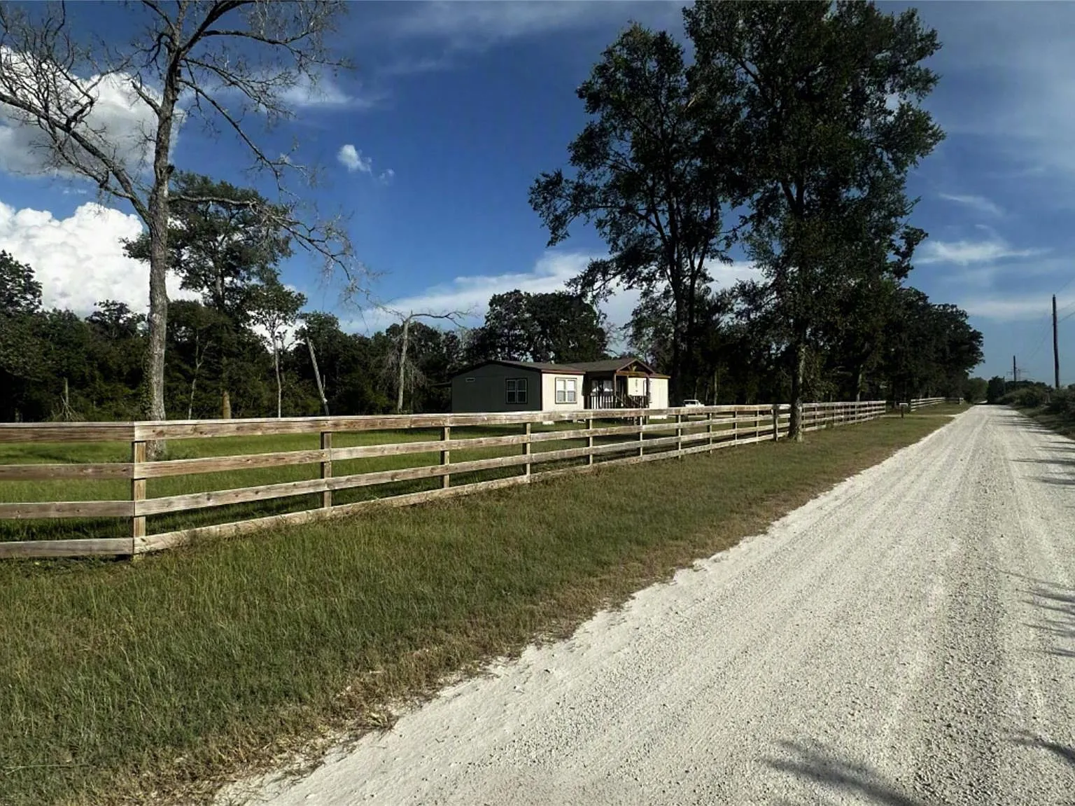 3 bed, 2.0 bath, 1536 sqft, $1,250 — Photo 4