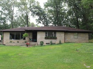 102 N Oakwood Dr, Salem, IN