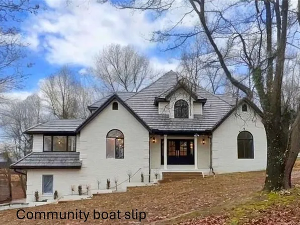 14425 Zimmerman Ln, Rogers, AR 72756