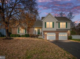 2011 Sierra Dr, Fredericksburg, VA 22405