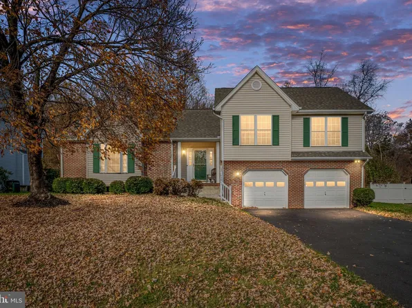 2011 Sierra Dr, Fredericksburg, VA 22405