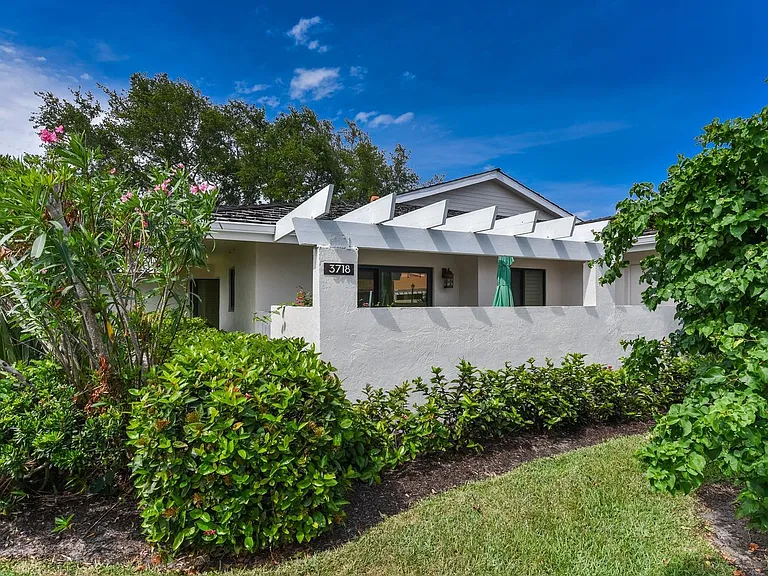 3718 Freshwater Dr — Photo 17