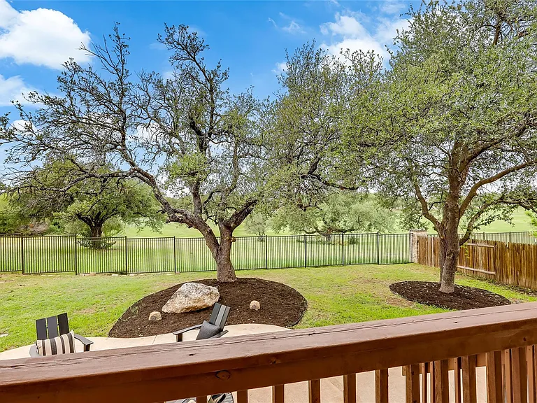 10400 Roy Butler Dr — Photo 32
