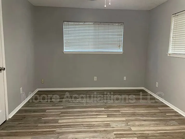 730 Patricia Dr — Photo 12