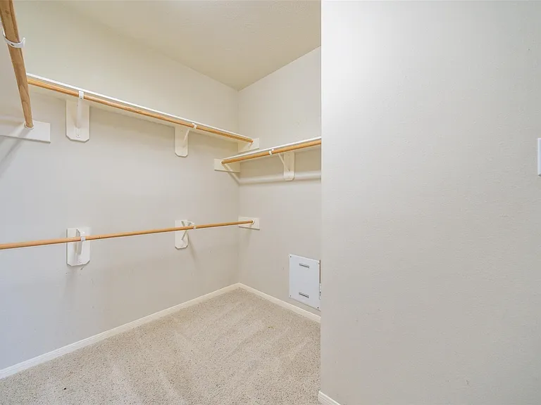 8811 Sun Haven Ln — Photo 17