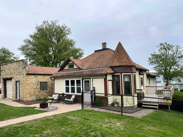 203 Main Street, Ridgeway, WI 53582