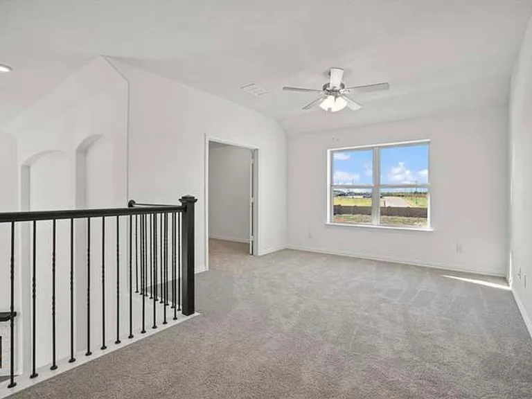 909 Bluebell St — Photo 15