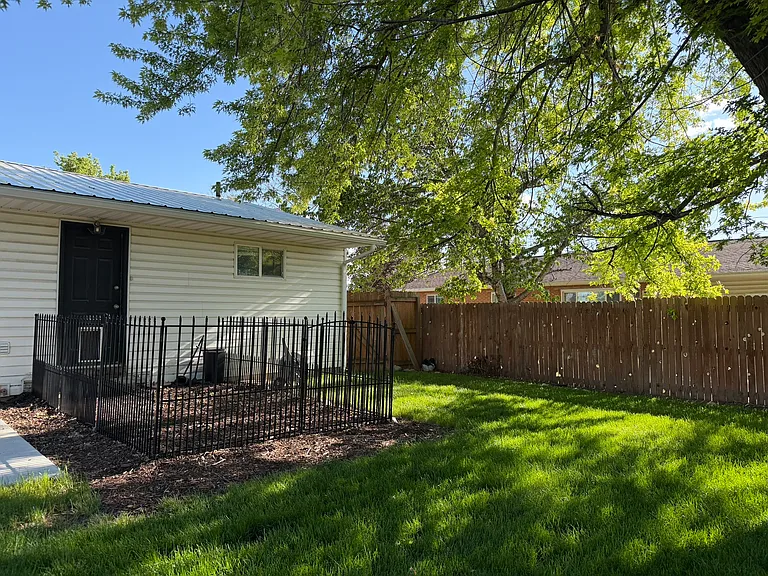 1054 N 500 W — Photo 28