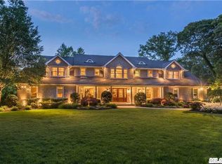 15 Cedar Rd, Port Jefferson, NY 11777