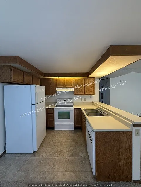 2 bed, 1.0 bath, $1,300 — Photo 4