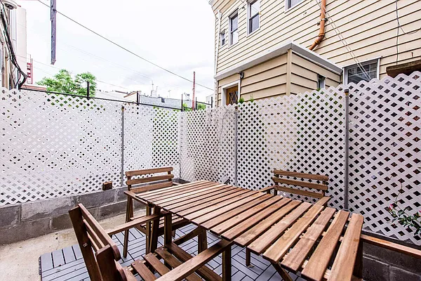 Rented by Nooklyn NYC LLC | media 43