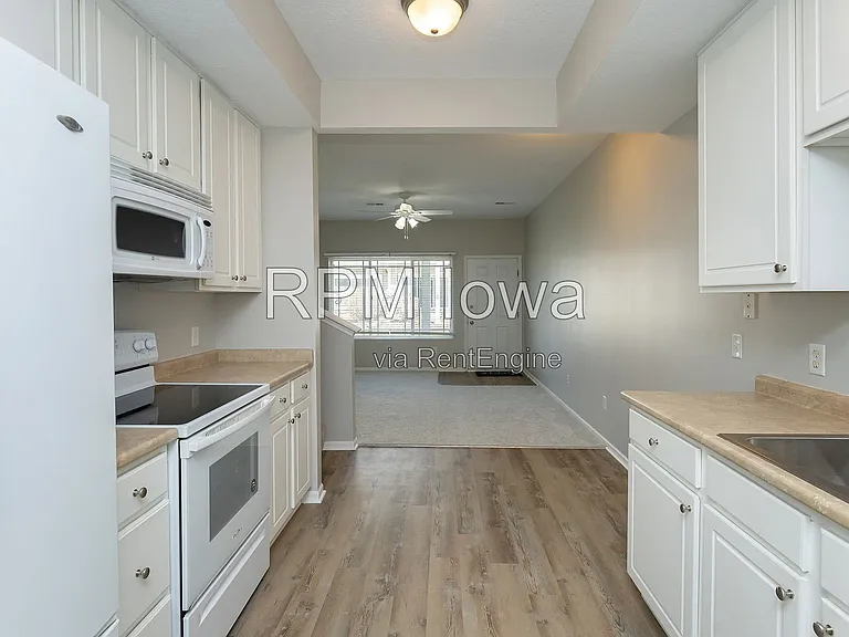 1108 NE 7th Ln — Photo 12