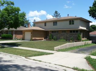 2255 Stratford Ave, Westchester, IL