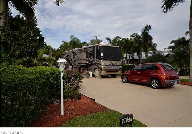 2nd image of 10141 Shadowood Ct